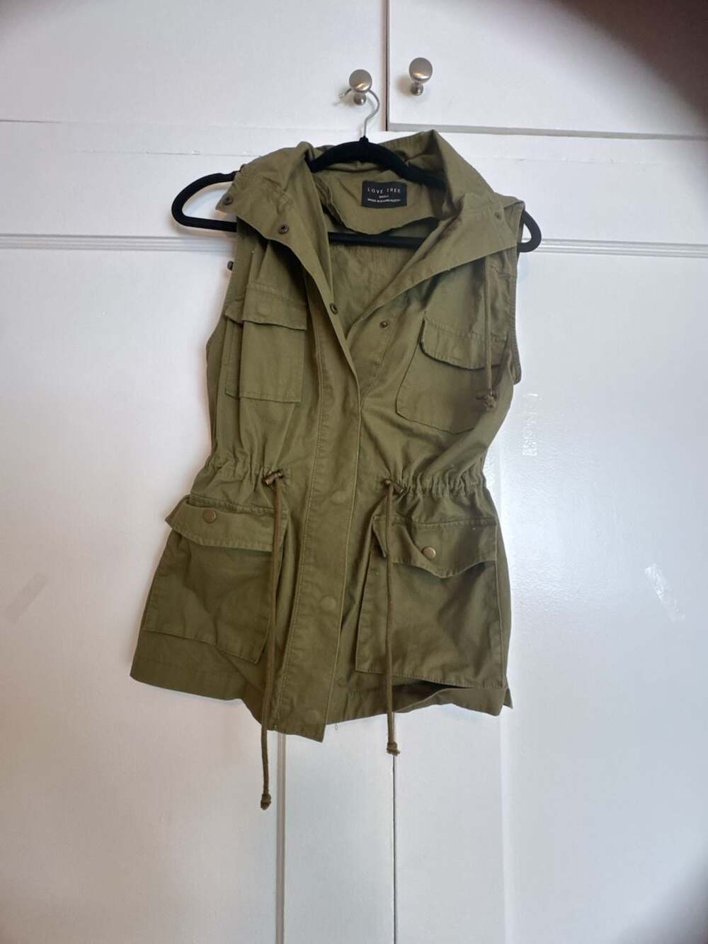 Love Tree Women's Olive Green Hooded Utility Cargo Vest Size S 

Military Grunge
